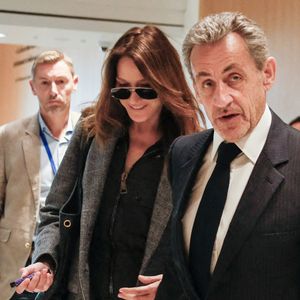 Nicolas Sarkozy et sa femme Carla Bruni - Dernier jour du procès du financement libyen de Sarkozy: ses avocats de l’ancien président vont plaider la relaxe, au tribunal de Paris, France, le 8 avril 2025. © Christophe Clovis/Bestimage