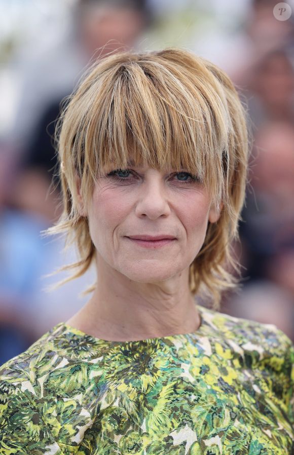 Marina Foïs au photocall du film "La Femme la plus riche du Monde" lors du 78ème Festival International du Film de Cannes le 19 mai 2025.

© Jacovides / Moreau / Bestimage