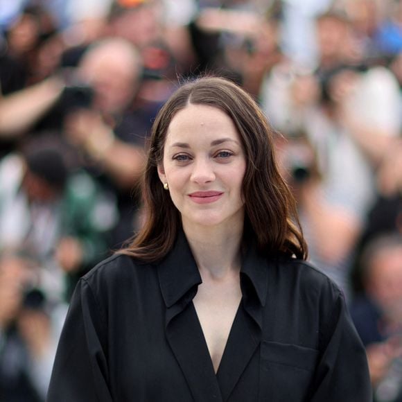 Marion Cotillard au photocall du film "Karma" lors du 79ème Festival International du Film de Cannes (12 - 23 mai 2026), le 16 mai 2026.
© Jacovides / Moreau / Bestimage
