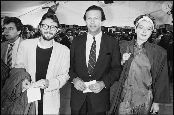ARCHIVES - Roland Giraud et sa fille Géraldine lors de la première du film "Jean de Florette" à Pparis en 1986.