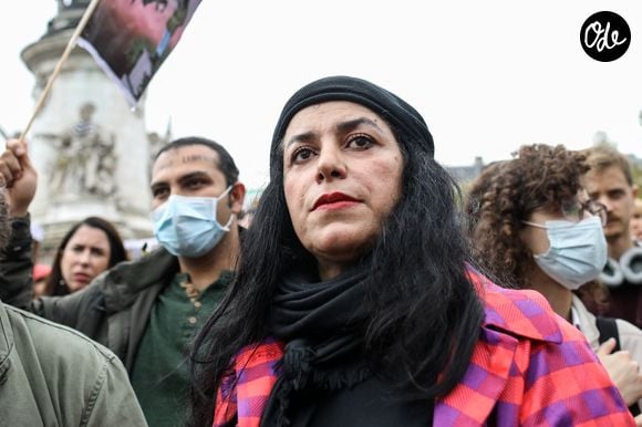 Les causes exactes de son décès n'ont pas été précisées.

La réalisatrice française Marjane Satrapi - Des personnes participent à un rassemblement de soutien aux femmes iraniennes à Paris, France, le 2 octobre 2022. Cette manifestation a lieu suite à la mort de Mahsa Amini, décédée en garde à vue après avoir été détenue par la police des mœurs iranienne, et de Hadis Najafi, abattue lors d'une manifestation en Iran.  © Stéphane Lemouton/Bestimage