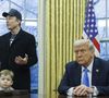 Habitué à donner des prénoms insolites à ses enfants, Elon Musk s'est une nouvelle fois lâché
Elon Musk (au milieu) et son fils, X (à gauche) et le président américain Donald Trump (à droite) sont vus dans le bureau ovale de la Maison Blanche à Washington DC le mardi 11 février 2025. Photo by Aaron Schwartz/Pool/CNP/ABACAPRESS.COM