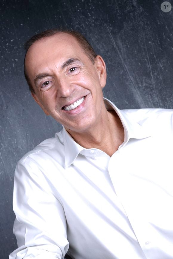 Il a également été interdit définitivement d’exercer une activité professionnelle en contact avec des mineurs et inscrit au fichier des auteurs d’infractions sexuelles. 

Exclusif - Portrait de Jean-Marc Morandini à Paris, le 11 juin 2025.
© Cédric Perrin/Bestimage