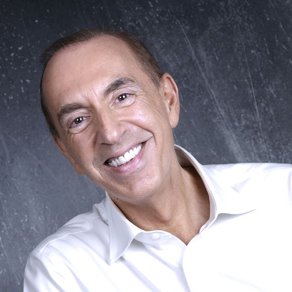 Il a également été interdit définitivement d’exercer une activité professionnelle en contact avec des mineurs et inscrit au fichier des auteurs d’infractions sexuelles. 

Exclusif - Portrait de Jean-Marc Morandini à Paris, le 11 juin 2025.
© Cédric Perrin/Bestimage