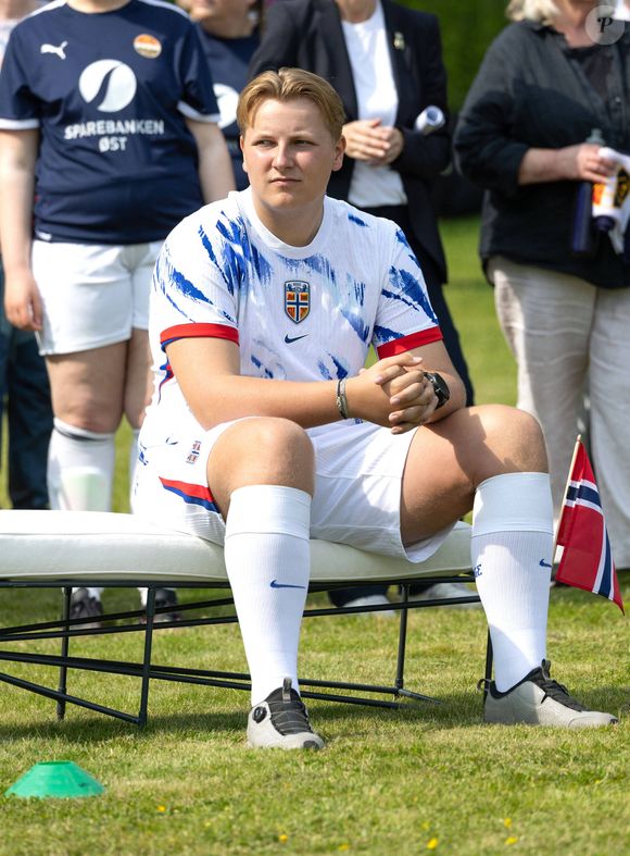 Le Prince Sverre Magnus lors du tournoi de football entre l'équipe Skaugum et Asker Unified, Furuset Regnbuen et Strømsgodset TI au stade Skaugum à Asker, Norvège. Photo by Dana Press / Bestimage