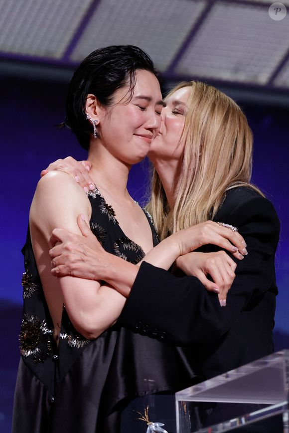 Ryūsuke Hamaguchi, Virginie Efira - Cérémonie de clôture du 79ème Festival International du Film de Cannes, le 23 mai 2026. © Borde-Jacovides-Moreau / Bestimage