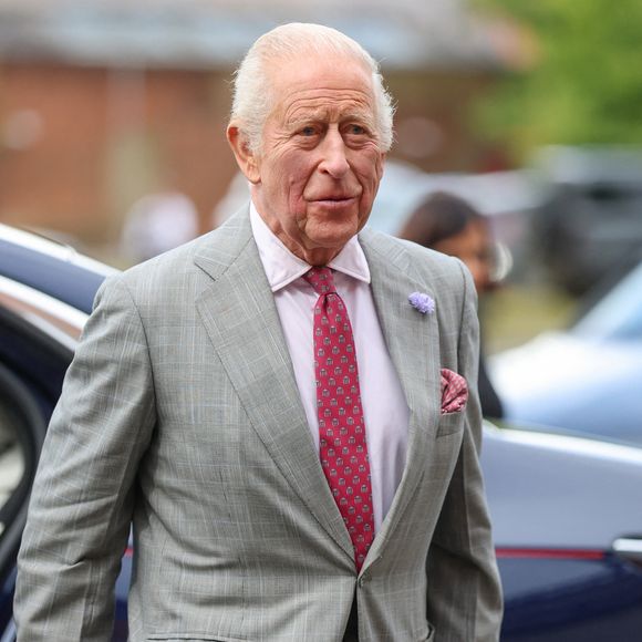 Le roi aimerait que les tensions s'apaisent afin de pouvoir profiter de ses petits-enfants.

Le roi Charles III arrive pour une visite à l'Oratoire de St Philip Neri, Birmingham, suite à la canonisation du cardinal John Henry Newman, pour voir des objets historiques dans la bibliothèque et les effets personnels du cardinal dans sa chambre, qui est restée intacte depuis sa mort.  © Jackson Chris/PA Wire/ABACA