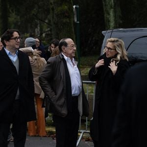 Exclusif - Jean-Claude Azoulay - Obsèques de Claude Berda au cimetière de Bagneux, le 22 décembre 2025. Co-fondateur de la société de productions télévisuelles, AB Productions, en 1977 avec J.C.Azoulay, Claude Berda est décédé le 19 décembre 2025 à l'âge de 78 ans. © Agence / Bestimage