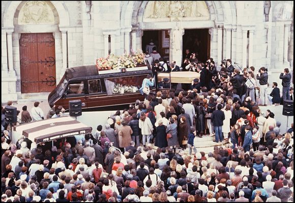 Archives - Les obsèques de Daniel Balavoine à Biarritz en 1986.
Crédit : AGENCE / BESTIMAGE