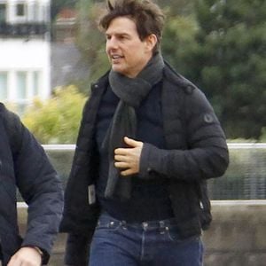 Elle a vu rouge et a dénoncé une info complètement fausse !

Première photo de la star Tom Cruise depuis que son ex-femme Katie Holmes a rendu publique sa nouvelle relation. La starlette a semblé confirmer qu'elle sortait avec l'acteur et musicien américain Jamie Foxx lorsqu'ils ont été pris en photo ensemble sur la plage de Malibu en se tenant la main. Tom est arrivé en hélicoptère à Londres, Angleterre, Royaume-Uni, le 6 septembre 2017. Tom s'est récemment blessé lors du tournage du nouveau volet de la franchise Mission Impossible lorsqu'une cascade a mal tourné. Tom était chaudement emmitouflé en cette froide journée londonienne avec une écharpe et une veste bouffante. Photo by Flynet-SplashNews/ABACAPRESS.COM