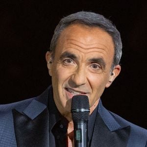 À 56 ans, Nikos Aliagas a adopté une hygiène de vie très stricte qui lui permet de tenir le rythme. 

Nikos Aliagas assiste à la 41e cérémonie des Victoires de la Musique à La Seine Musicale à Boulogne-Billancourt, France. Photo par Nasser Berzane/ABACAPRESS.COM
