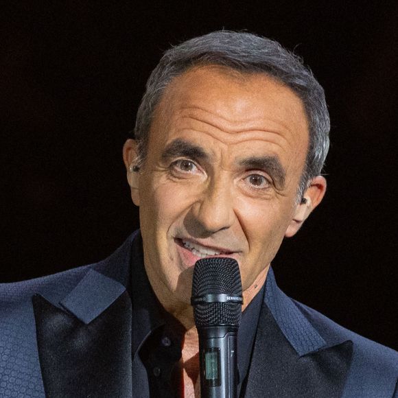 À 56 ans, Nikos Aliagas a adopté une hygiène de vie très stricte qui lui permet de tenir le rythme. 

Nikos Aliagas assiste à la 41e cérémonie des Victoires de la Musique à La Seine Musicale à Boulogne-Billancourt, France. Photo par Nasser Berzane/ABACAPRESS.COM