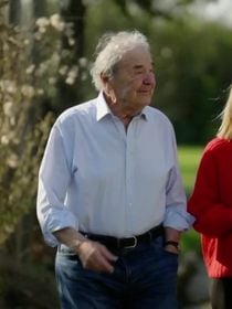 Pierre Perret : forêt, étang et domaine XXL… visite de sa ferme transformée en villa en Seine-et-Marne