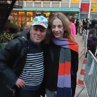 Philippe Katerine de sortie avec son fils Billy qu'on voit rarement : A 14 ans, l'adolescent est le sosie de sa célèbre mère !