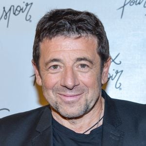 Contrairement aux festivals, l'AFP précise que toutes ses dates de tournée prévues en salle (hors festivals) sont maintenues par sa production.

Patrick Bruel - Photocall lors du concert "Leurs voix pour l'espoir" diffusé le 5 juillet en prime sur C8, à l'Olympia à Paris le 11 mars 2024.
© Bellak / Perusseau / Bestimage