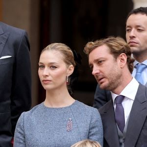 Pierre Casiraghi, Charlotte Casiraghi et ses enfants Raphaël Elmaleh,  Balthazar Rassam - La famille princière monégasque dans la cour d'honneur du palais lors de la la fête nationale à Monaco le 19 novembre 2025. © Dominique Jacovides - Bruno Bebert / Bestimage