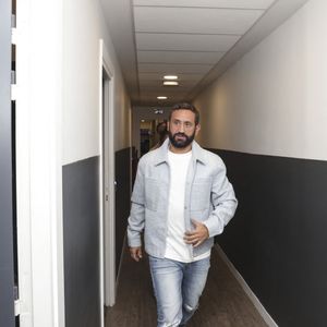 Exclusif - Cyril Hanouna, sur le plateau de l’émission « TPMP » présentée par C.Hanouna et diffusée en direct sur C8, Paris, France, le 23 septembre 2024. © Jack Tribeca / Bestimage