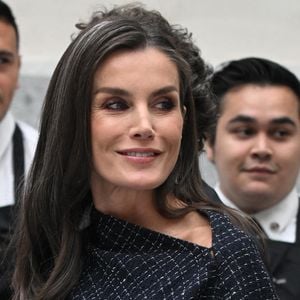 La reine Letizia d’Espagne a une nouvelle fois subjugué la presse internationale !

La reine Letizia d’Espagne préside la commémoration du 35ème anniversaire de "El Mundo" et la remise de la 22ème édition des Prix Internationaux du journal à Madrid.
© José Oliva / EuropPress / Bestimage