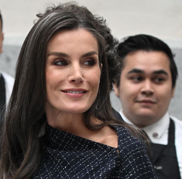 La reine Letizia d’Espagne a une nouvelle fois subjugué la presse internationale !

La reine Letizia d’Espagne préside la commémoration du 35ème anniversaire de "El Mundo" et la remise de la 22ème édition des Prix Internationaux du journal à Madrid.
© José Oliva / EuropPress / Bestimage