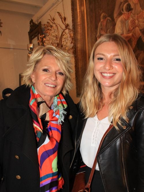 Sophie Davant : Sa fille Valentine profite de sa dernière soirée avec son père Pierre Sled sur l'une des plus belles îles italiennes, elle s'est régalée