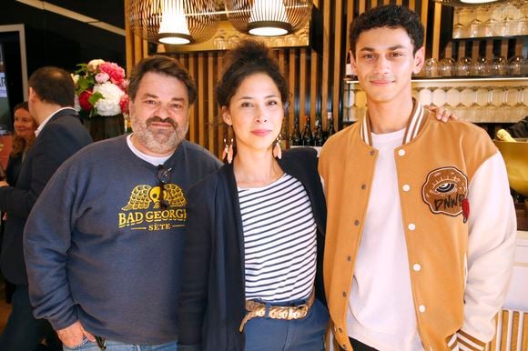 "Merci Un si grand soleil pour ces 3 ans, merci à mes partenaires de jeu, aux équipes techniques, à la production, au public."

Alban Aumard, Randiane Naly et Lucas Ivoula - Soirée des comédiens de séries de France Télévision lors des Internationaux de France de Tennis de Roland Garros 2024 - Jour 10 à Paris. Le 4 Juin 2024. 
© Bertrand Rindoff Petroff / Bestimage