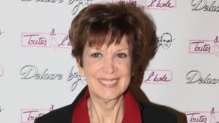 "Tu nous as fait cet immense cadeau de..." : Les derniers instants de Catherine Laborde racontés, la présentatrice emblématique de TF1 bien entourée