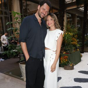 Exclusif - Éric Antoine et sa compagne Gennifer Demey lors de l'inauguration Le Patio by Norbert Tarayre au Prince de Galles à Paris, France, le 4 juillet 2025. © Coadic Guirec/Bestimage