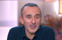 Elie Semoun dans C à Vous, se confie sur la paternité à 61 ans - capture d'écran France 5