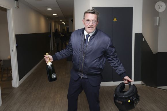 Exclusif - Benjamin Castaldi, en backstage de l’émission « TPMP » La dernière sur C8,  présentée par C.Hanouna et diffusée en direct sur C8, Paris, France, le 27 fevrier 2025. © Jack Tribeca / Bestimage