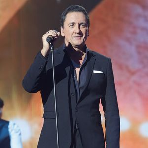 Dany Brillant lors du concert du gala de Noël de l'association Tout le monde contre le cancer fête ses 20 ans diffusé le 24 décembre sur M6 à l'Adidas Aren Porte de la Chapelle à Paris, France, le 4 décembre 2025. © Coadic Guirec/Bestimage