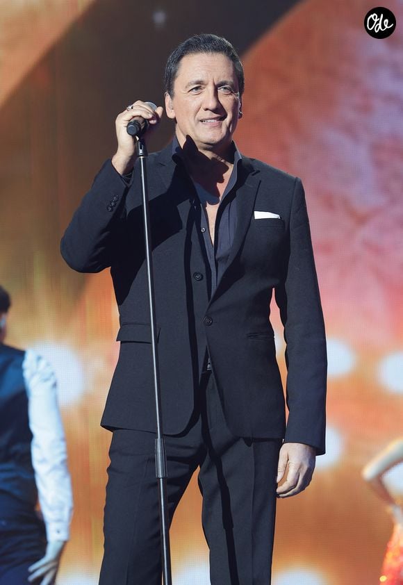 Dany Brillant lors du concert du gala de Noël de l'association Tout le monde contre le cancer fête ses 20 ans diffusé le 24 décembre sur M6 à l'Adidas Aren Porte de la Chapelle à Paris, France, le 4 décembre 2025. © Coadic Guirec/Bestimage