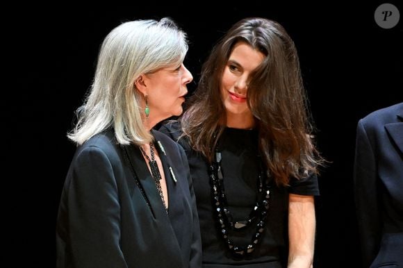 La princesse Caroline de Hanovre et sa fille Charlotte Casiraghi ont assisté à la cérémonie de proclamation de l'édition 2025 des Prix de la Fondation Prince Pierre à l'opéra Garnier à Monaco, le 14 octobre 2025. © Bruno Bebert / Bestimage