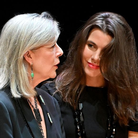 La princesse Caroline de Hanovre et sa fille Charlotte Casiraghi ont assisté à la cérémonie de proclamation de l'édition 2025 des Prix de la Fondation Prince Pierre à l'opéra Garnier à Monaco, le 14 octobre 2025. © Bruno Bebert / Bestimage