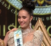 Suchata Chuangsri et Aurélie Joachim lors de la finale de Miss Monde 2025 © Paris Premiere