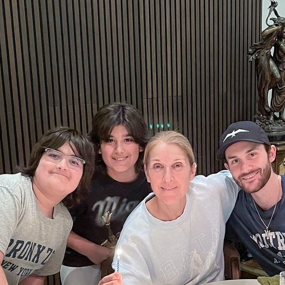 Céline Dion avec ses trois fils. Photo : Facebook/Céline Dion