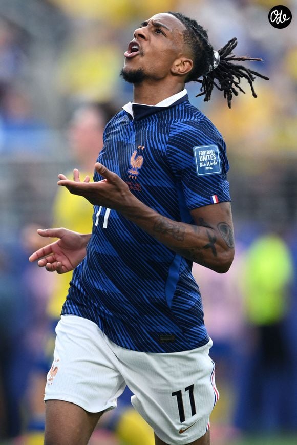 Pour performer autant, le joueur de 24 ans a d'ailleurs une astuce surprenante et très bon marché.

Michael Olise durant le match France-Suède, lors de la Coupe du monde la FIFA 2026, le 30 juin 2026.

© Bestimage