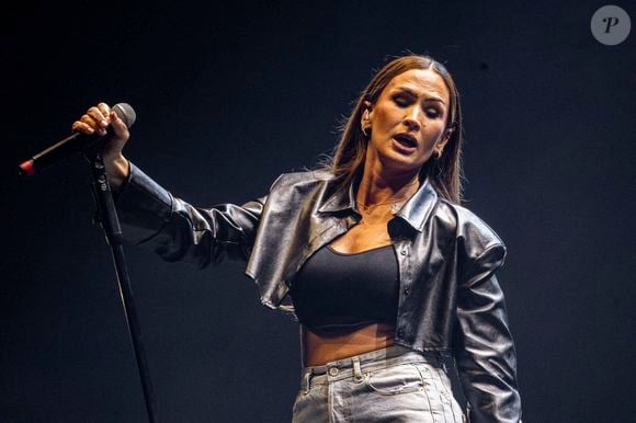 "Mais au final, ça a été tellement bénéfique, assure-t-elle. Il m'a aidée, il m'a apaisée, il m'a empêchée de faire des erreurs que j'aurais faites, je le sais. Donc, même ses défauts se sont transformés en qualités." 

Vitaa - Les artistes se produisent lors du concert "Scoop Live" de Radio Scoop à la LDLC Arena de Décines près de Lyon, le 25 février 2025. © Sandrine Thesillat / PsnewZ / Bestimage