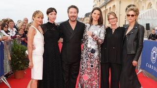 Une célèbre comédienne annonce sa grossesse en plein JT, son compagnon travaille aussi dans le cinéma