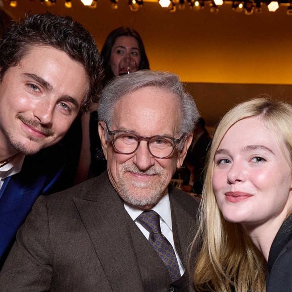 "Nous voulons que cela dure pour toujours" a déclaré le célèbre réalisateur dans une récente conférence donnée au Royaume-Uni. 

Timothée Chalamet, Steven Spielberg et Elle Fanning lors du déjeuner des nominés aux Oscars qui s'est tenu dans la salle de bal internationale du Beverly Hilton le mardi 10 février 2026, Crédit:/A.M.P.A.S. / Avalon