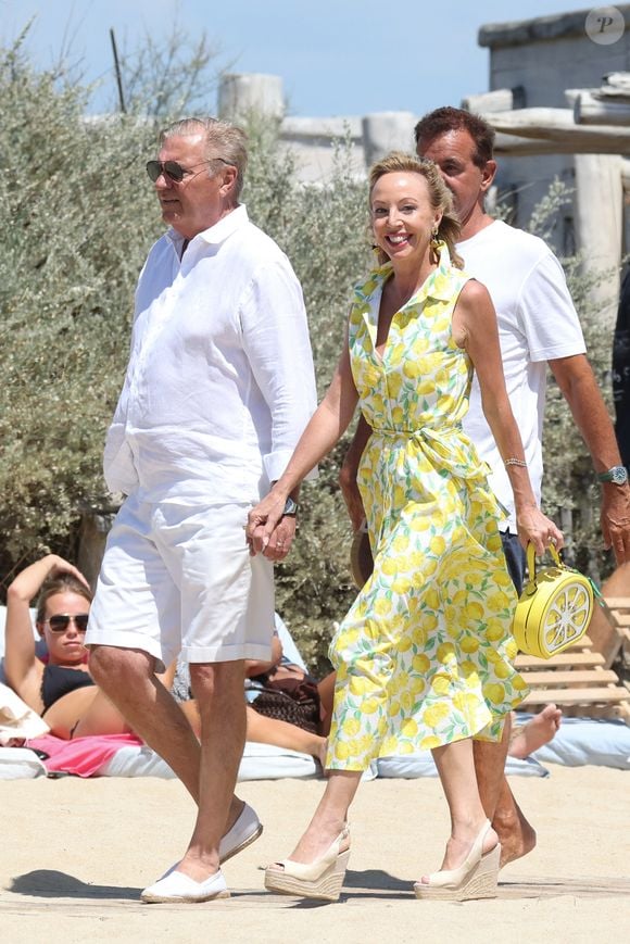 Charles de Bourbon des Deux-Siciles, Camilla de Bourbon des Deux-Siciles et leurs filles les princesses Maria Carolina et Maria Chiara sont allés déjeuner avec le prince Laurent de Belgique et ses enfants les princes Aymeric et Nicolas et la princesse Louise de Belgique au club 55 à Saint-Tropez le 3 aout 2025.