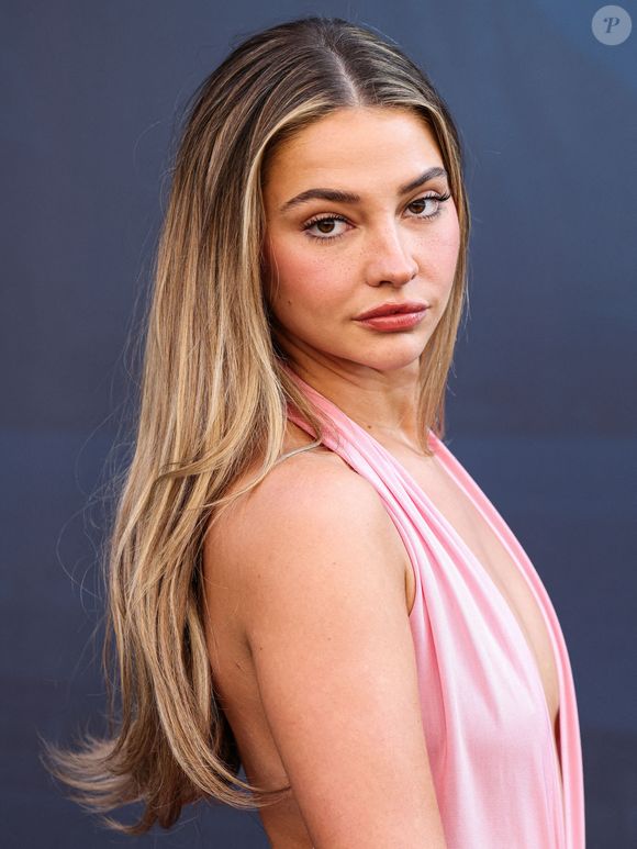 L'actrice et mannequin américaine Madelyn Cline, portant une robe Conner Ives SS25 RTW, arrive à la première de Columbia Pictures 'I Know What You Did Last Summer' qui s'est tenue au United Theater on Broadway at STILE Downtown Los Angeles by Kasa le 14 juillet 2025 à Los Angeles, Californie, États-Unis. © Xavier Collin/Image Press Agency/ABACAPRESS.COM