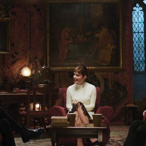 Aujourd’hui, il regarde la saga avec plus de recul et de tendresse.

Images de l'émission spéciale "Harry Potter 20th Anniversary", diffusée le soir du nouvel an. Photo par JLPPA / Bestimage