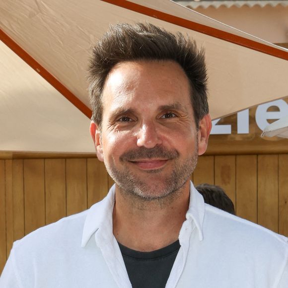 Christophe Michalak a vendu la totalité de son empire de pâtisseries.
Christophe Michalak, président du jury - Les Chefs à Saint-Tropez fêtent les producteurs avec un concours de Pâtisserie" La Tropézienne" sur la place des Lices à Saint-Tropez. © Jean-Marc Lhomer / Bestimage