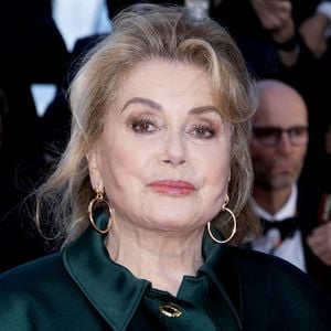 Catherine Deneuve - Montée des marches du film "Histoires parallèles" lors du 79ème Festival International du Film de Cannes, le 14 mai 2026. 

© Olivier Borde / Bestimage