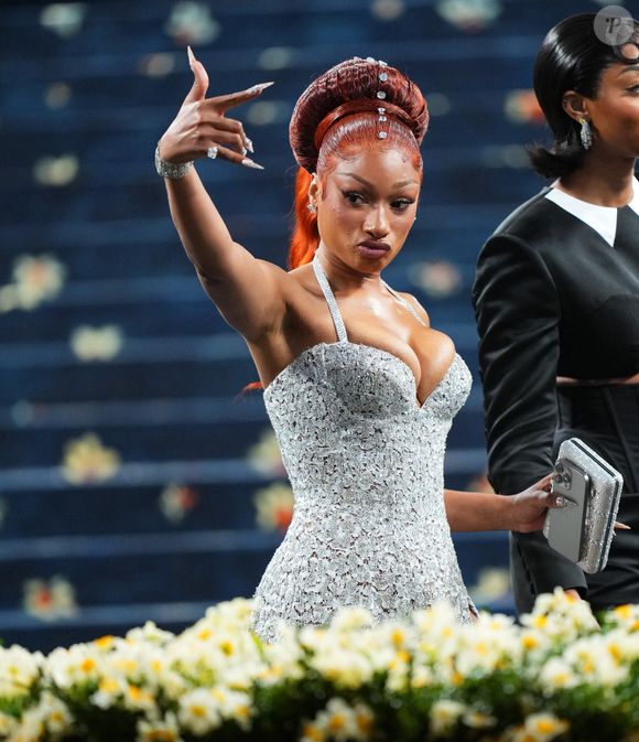 Ce dîner de charité finance exclusivement l'Institut du costume via une soirée ultra-sélective.

Megan Thee Stallion au gala de bienfaisance 2025 du Costume Institute célébrant l'ouverture de l'exposition "Superfine : Tailoring Black Style" qui a eu lieu le 5 mai 2025 au Metropolitan Museum of Art à New York.
STARMAX / BESTIMAGE