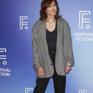 Valérie Bonneton au photocall de la cérémonie de clôture du 27ème Festival de la Fiction de la Rochelle, France, le 20 septembre 2025. © Christophe Aubert via Bestimage