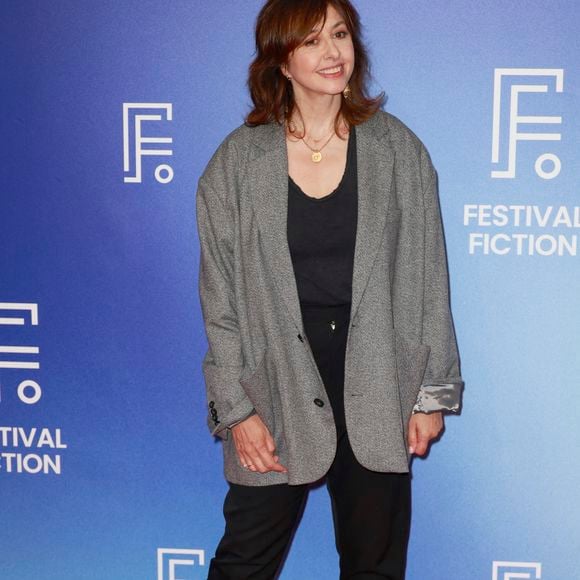 Valérie Bonneton au photocall de la cérémonie de clôture du 27ème Festival de la Fiction de la Rochelle, France, le 20 septembre 2025. © Christophe Aubert via Bestimage