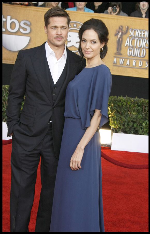 Après de longues années d'amour, le couple décide de se séparer en 2016. 

Brad Pitt, Angelina Jolie - 15e cérémonie annuelle des Screen Actors Guild Awards au Shrine Auditorium de Los Angeles, à Los Angeles, le 25 janvier 2009. © Alain Rolland/ Maxima Prod/ Bestimage