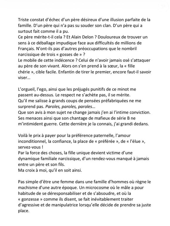 Anouchka Delon, Instagram