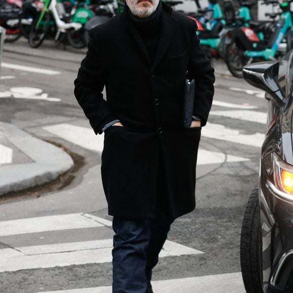 Yvan Attal - Arrivées aux obsèques de Niels Arestrup à l'Église Saint-Roch à Paris. Le 10 décembre 2024
© Christophe Clovis / Bestimage